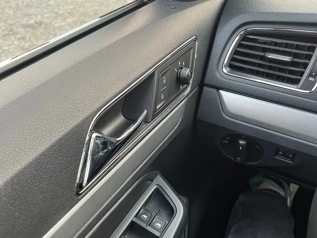 Volkswagen Gran Lavida 2015 — фото 18