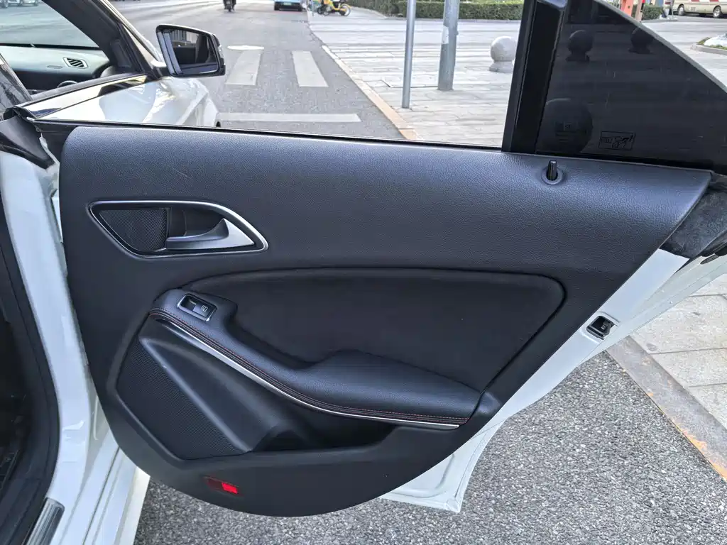 Mercedes-Benz CLA 2017 — фото 12
