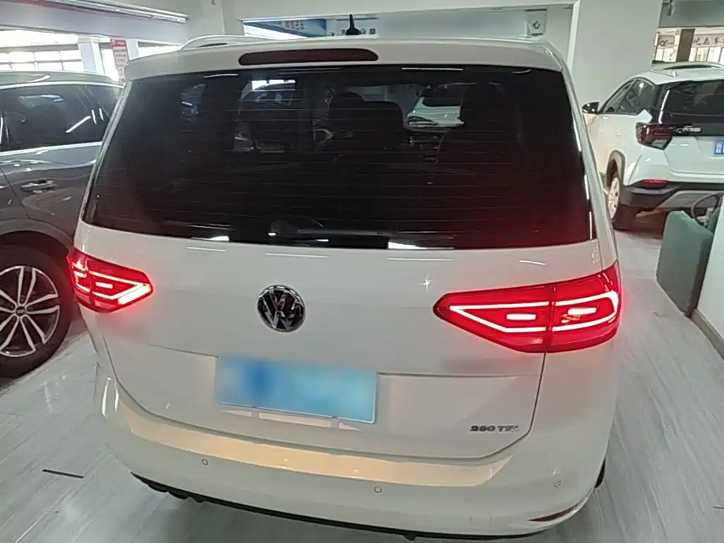 Volkswagen Touran 2018 — фото 6