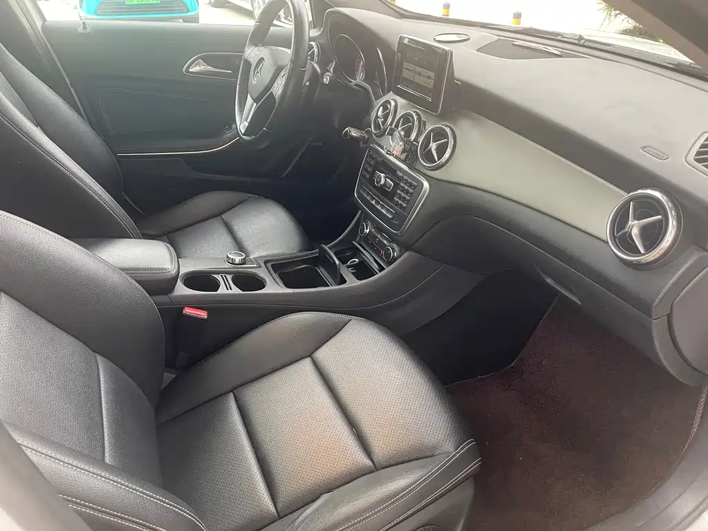Mercedes-Benz GLA 2016 — фото 13