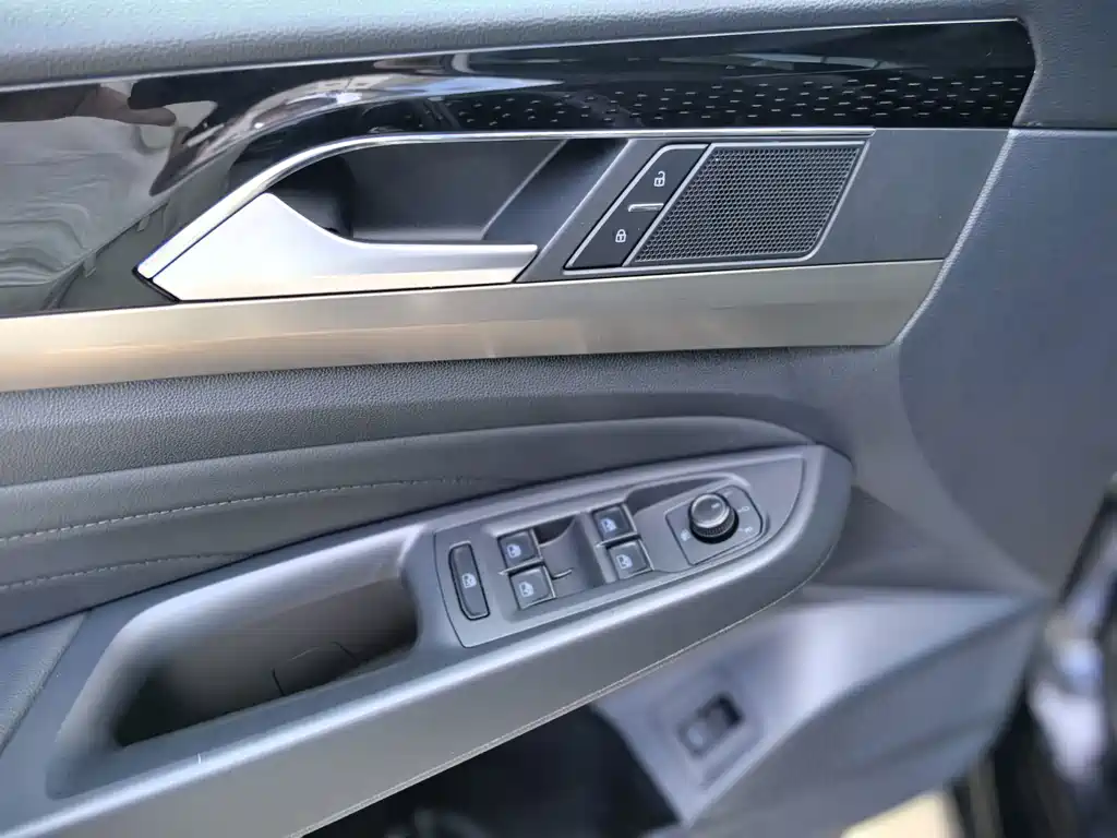 Volkswagen Passat 2020 — фото 16