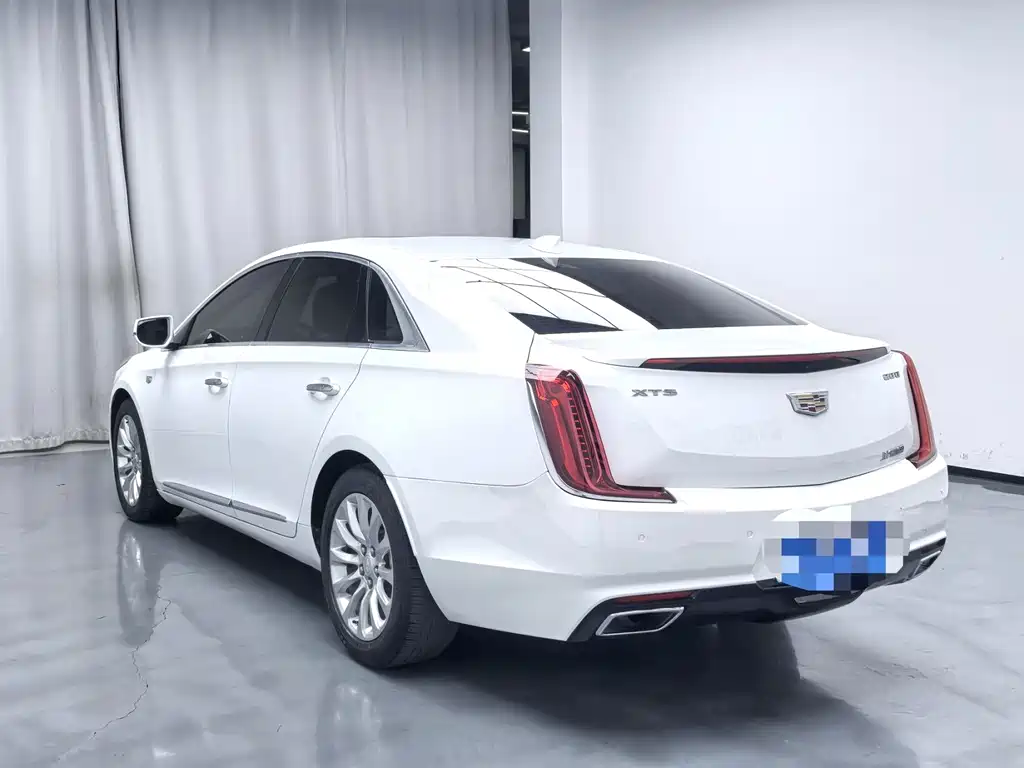 Cadillac XTS 2018 — фото 18