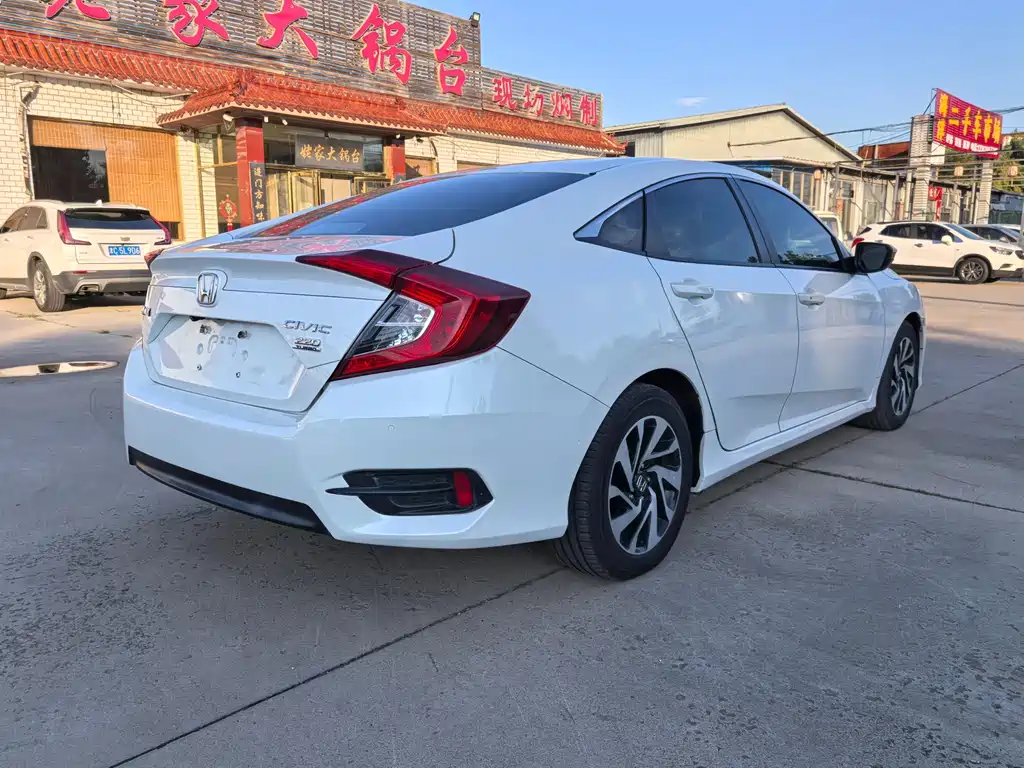 Honda Civic 2018 — фото 7