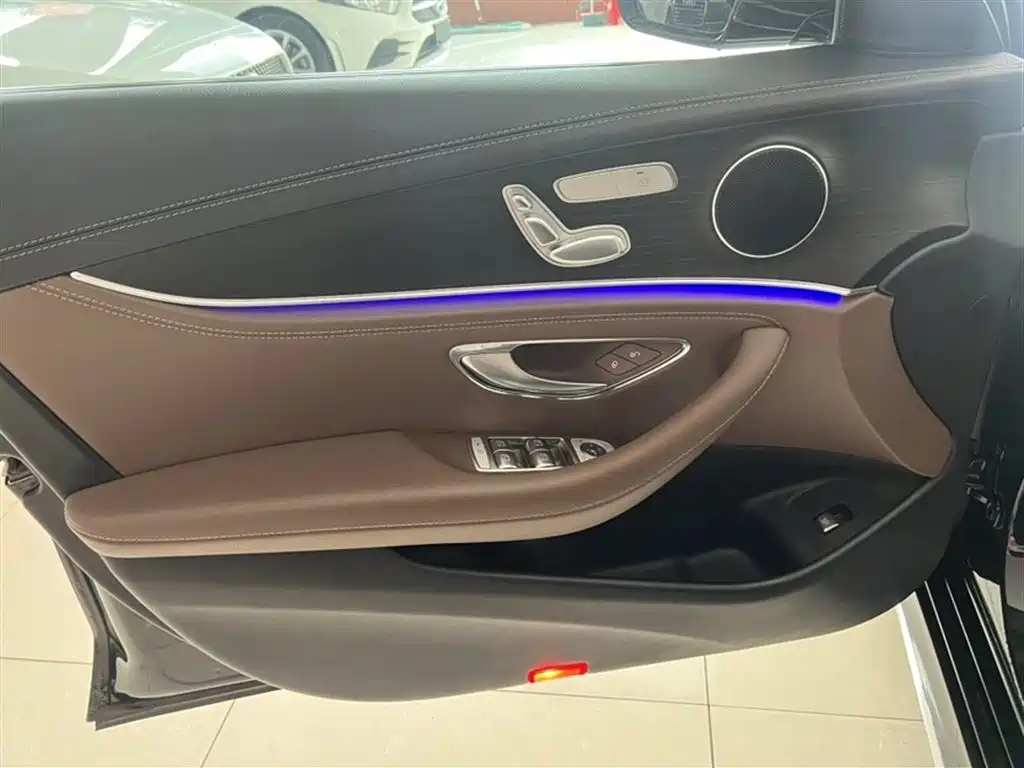 Mercedes-Benz E-Class 2020 — фото 11