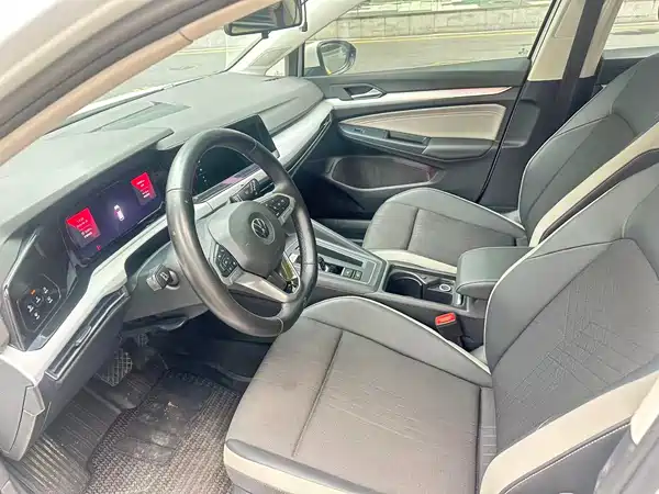 Volkswagen Golf 2021