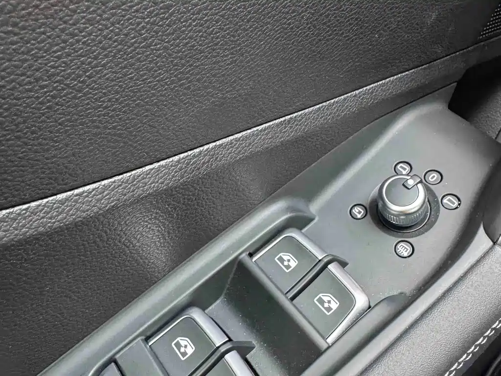 Audi Q2L 2022 — фото 21