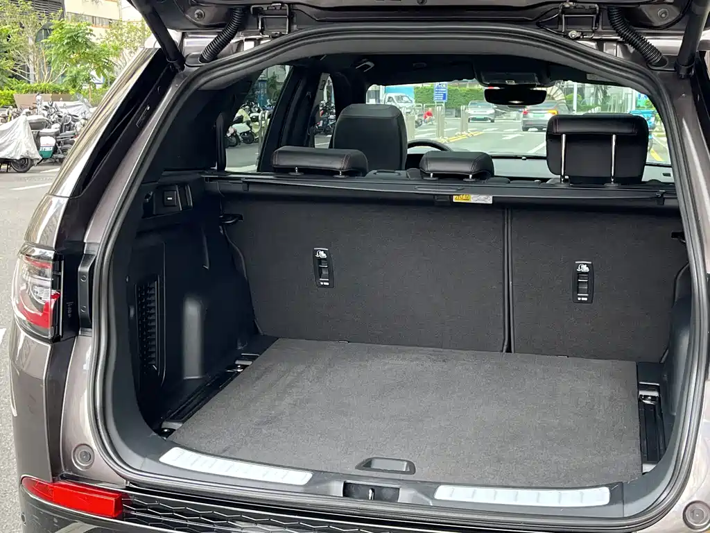 Land Rover Discovery Sport 2023 — фото 20