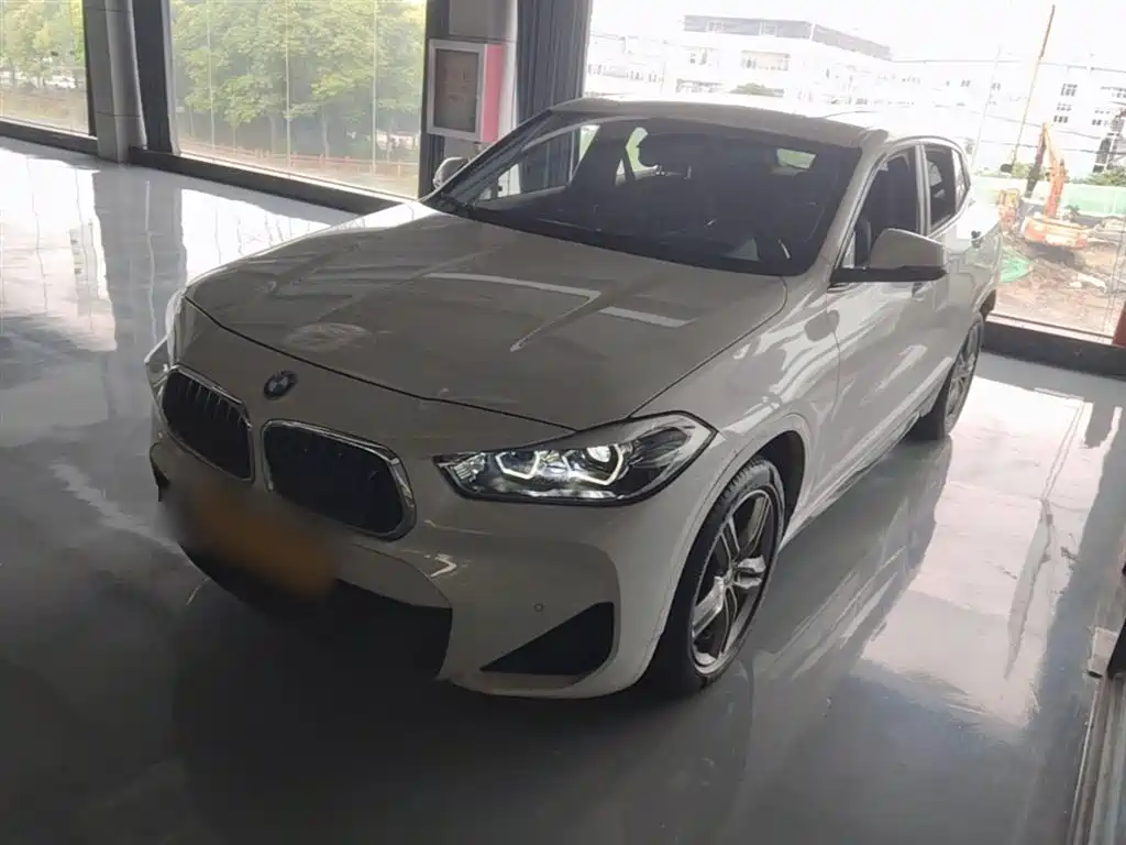 BMW X2 2022 — фото 1