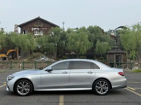 Mercedes-Benz E-Class 2022