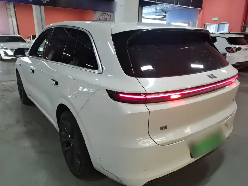 Li Auto Li L6 2025