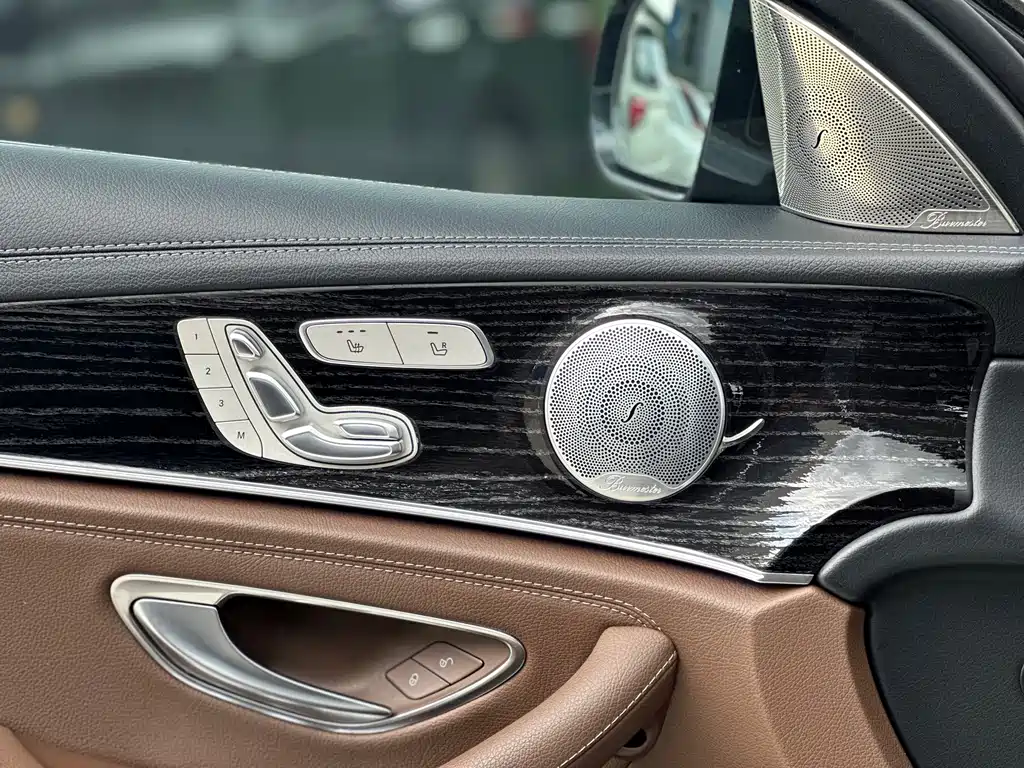 Mercedes-Benz E-Class 2020 — фото 11
