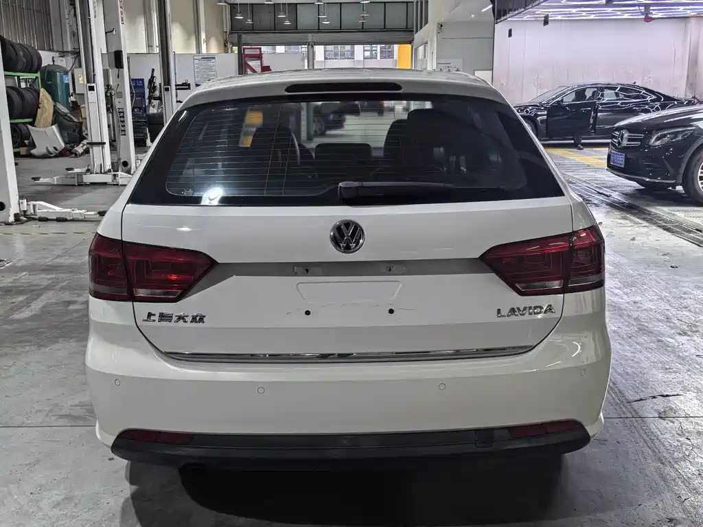Volkswagen Gran Lavida 2014