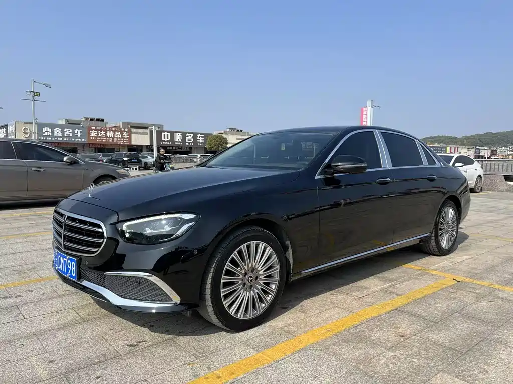 Mercedes-Benz E-Class 2022 — фото 1