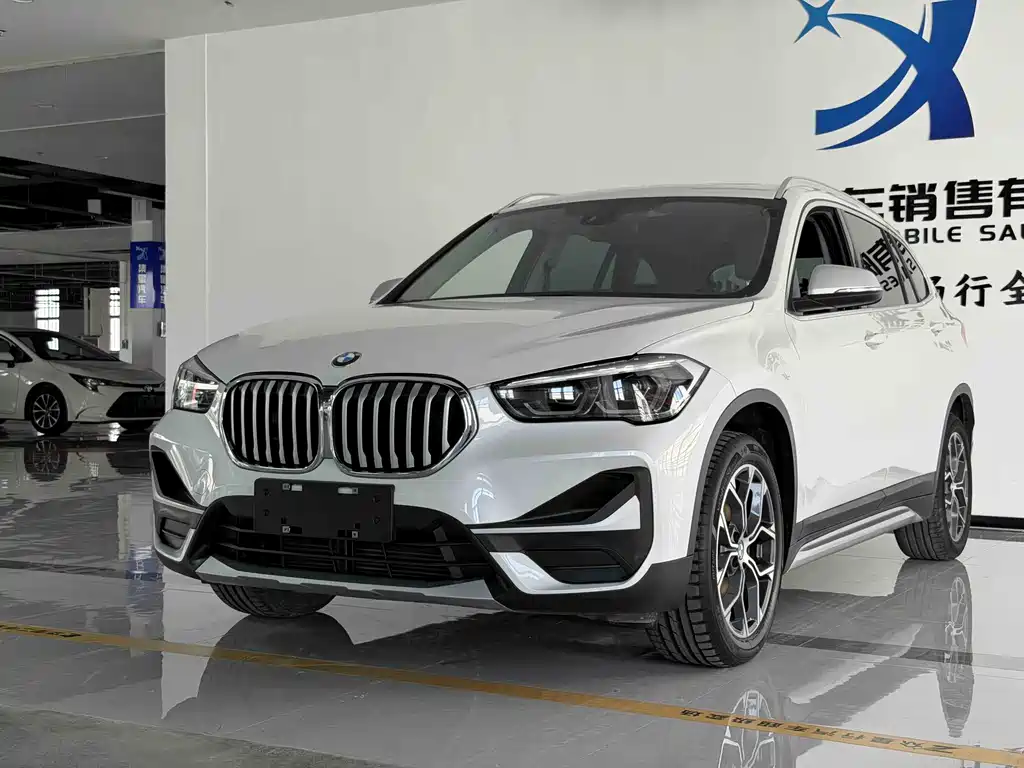 BMW X1 2022 — фото 1