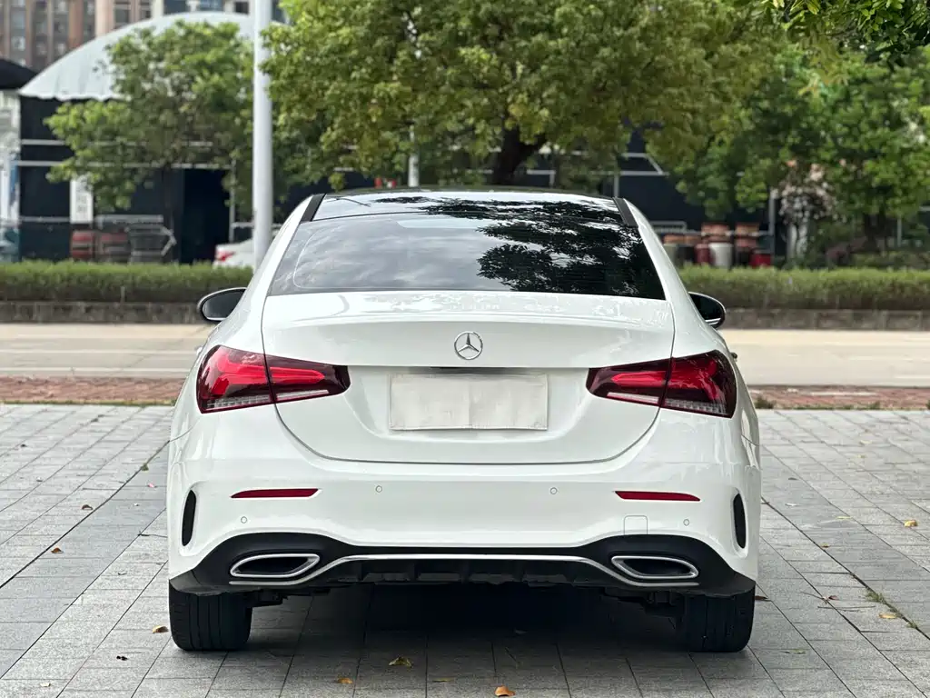 Mercedes-Benz A-Class 2019 — фото 13