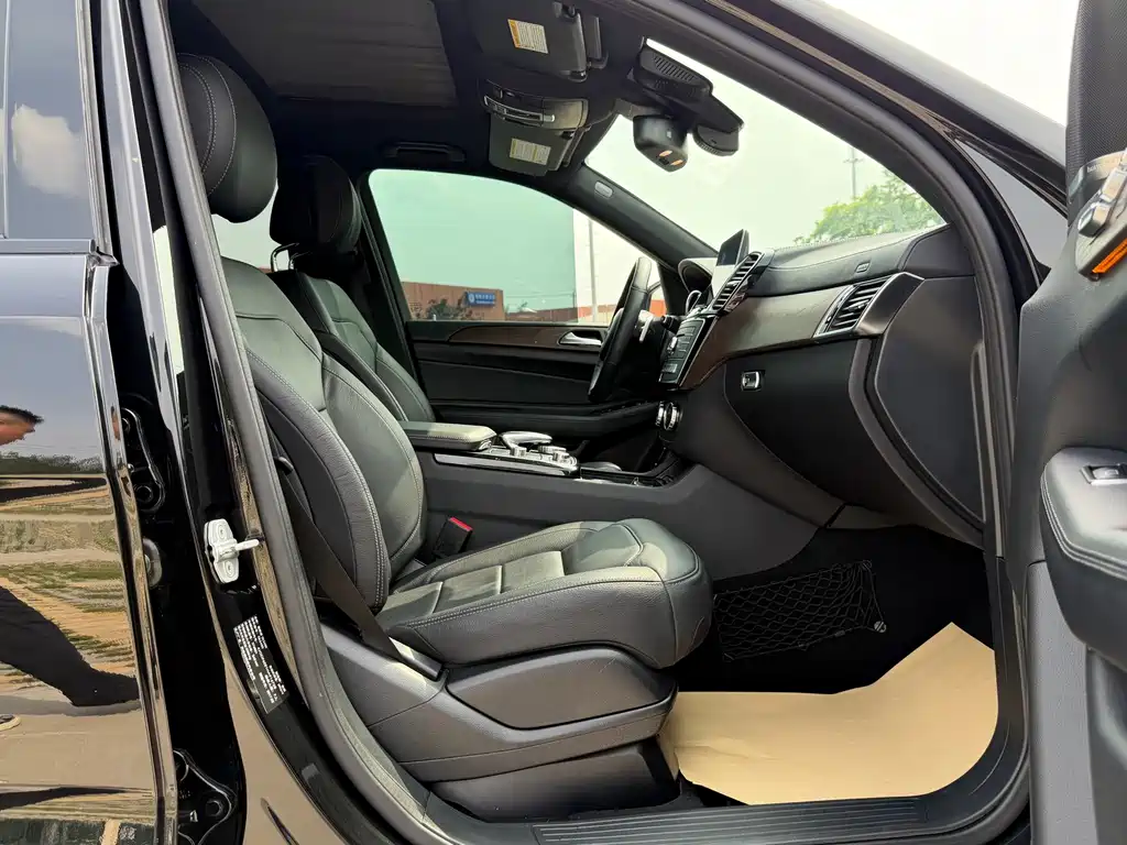 Mercedes-Benz GLS 2017 — фото 13