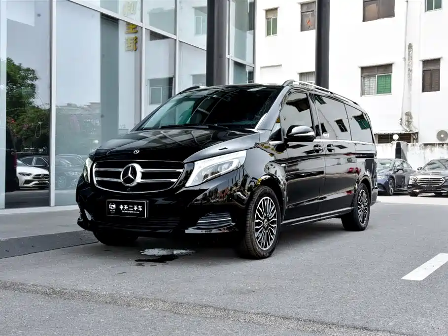 Mercedes-Benz V-Class 2020 — фото 1