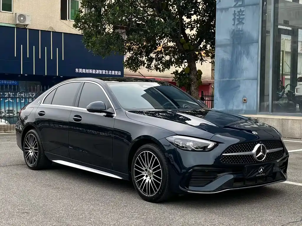 Mercedes-Benz C-Class 2023 — фото 3