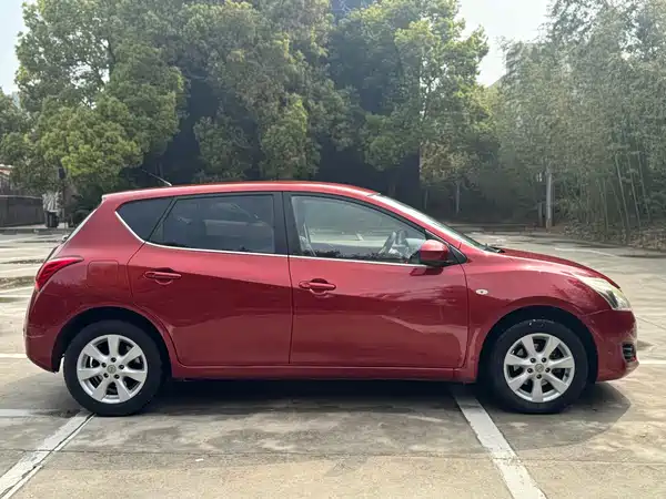 Nissan Tiida 2011