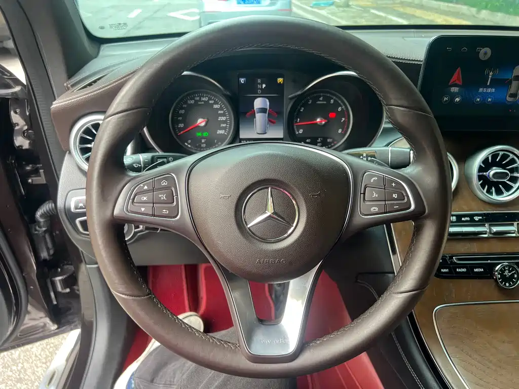 Mercedes-Benz GLC 2019 — фото 23