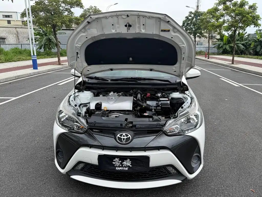 Toyota Yaris L 2019 — фото 20