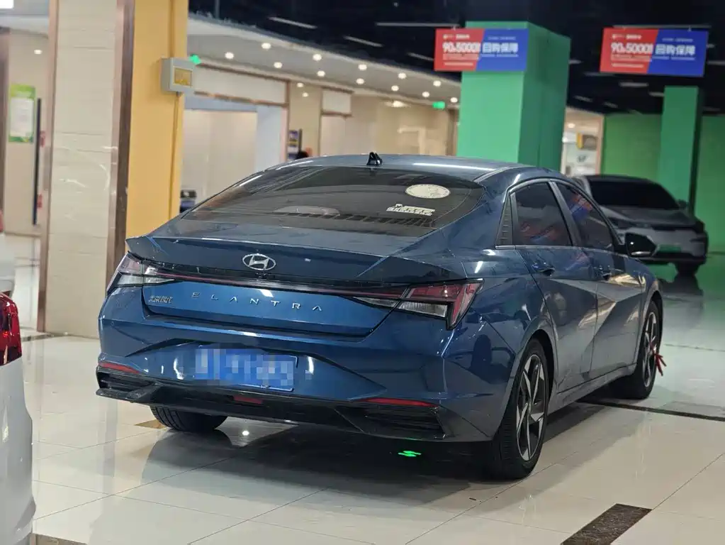 Hyundai Elantra 2022