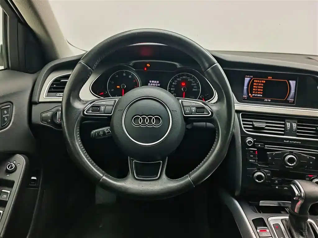 Audi A4L 2016 — фото 11