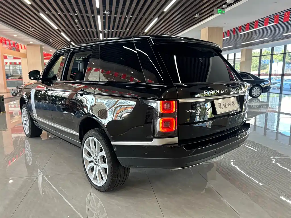 Land Rover Range Rover 2022 — фото 25
