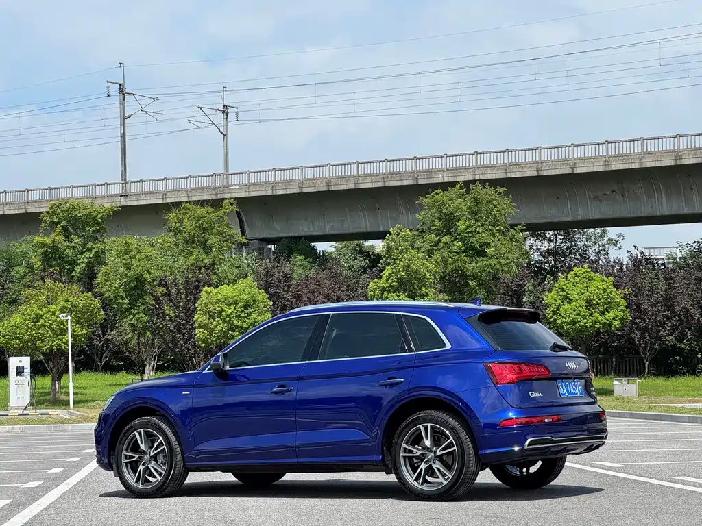 Audi Q5L 2019 — фото 19