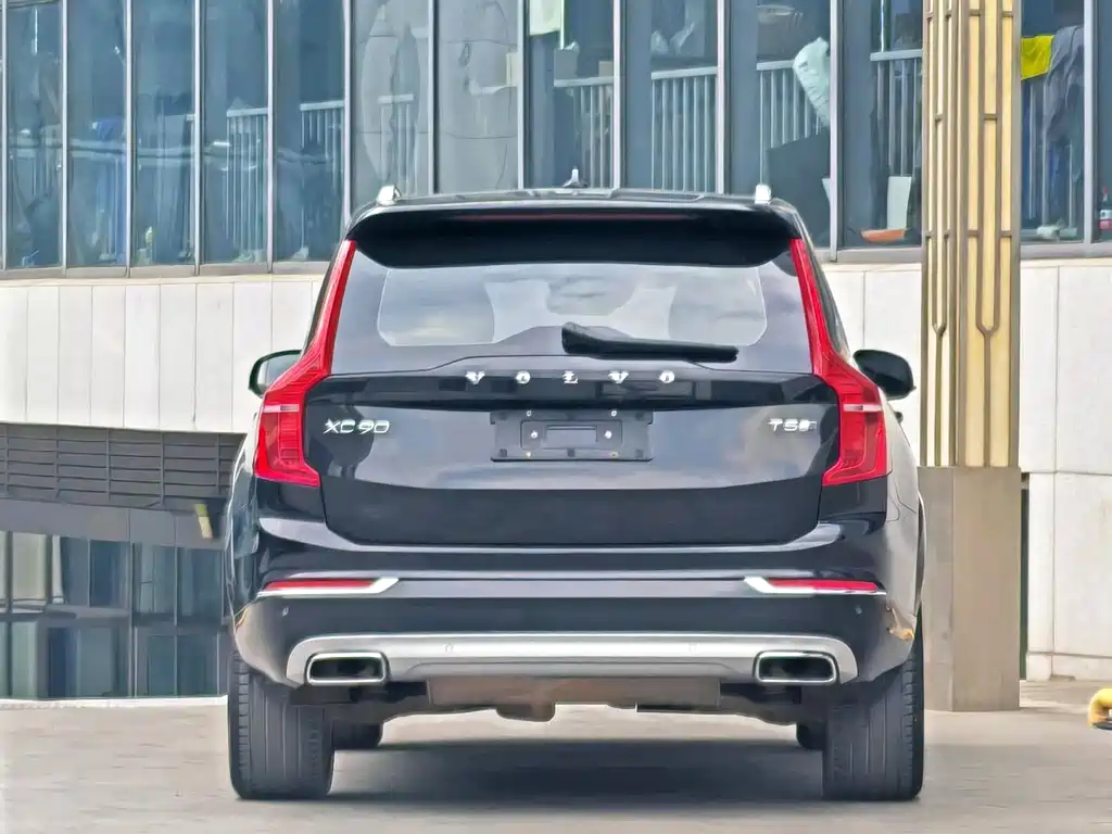 Volvo XC90 2018 — фото 14