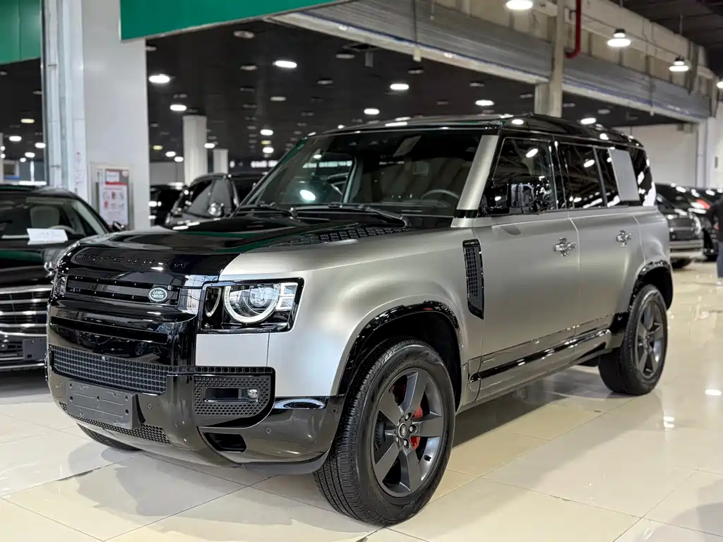 Land Rover Defender 2024 — фото 1