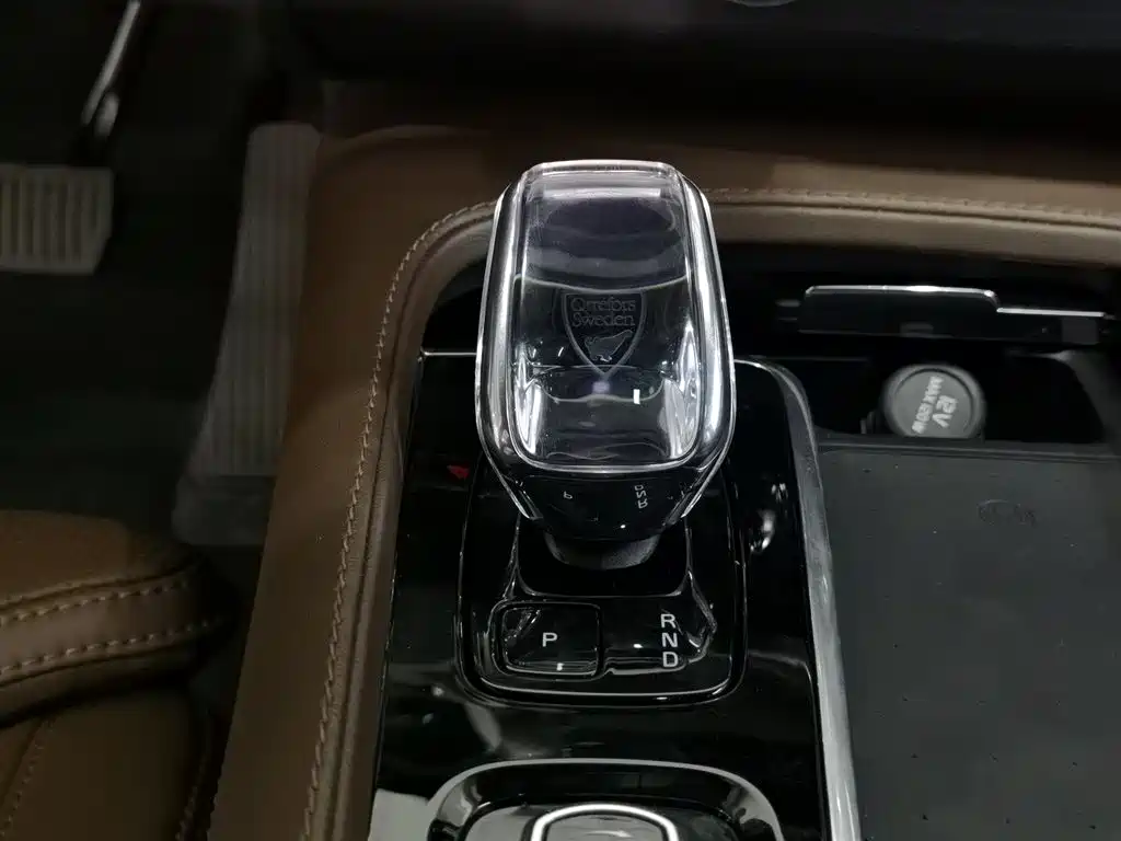 Volvo XC90 PHEV 2024 — фото 13