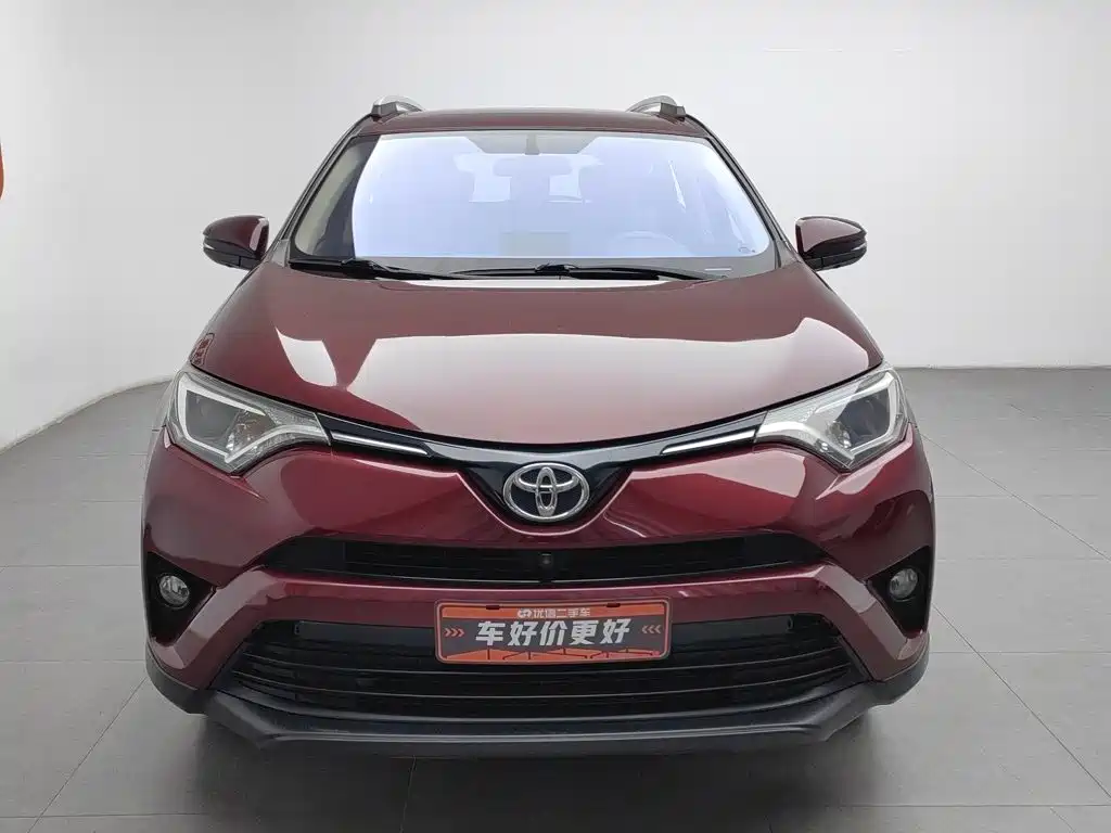 Toyota RAV4 2018 — фото 3