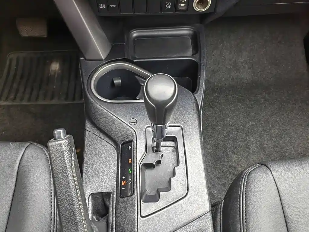 Toyota RAV4 2018 — фото 13