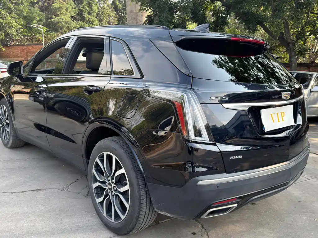 Cadillac XT5 2023 — фото 8