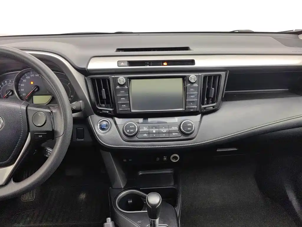 Toyota RAV4 2018 — фото 12