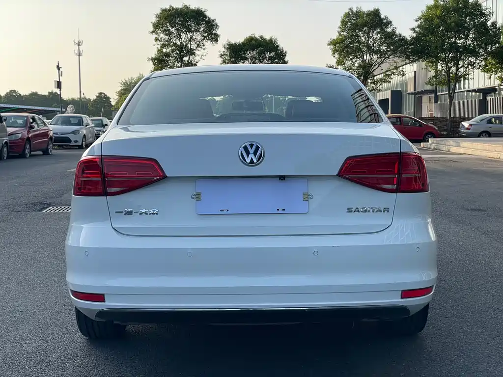Volkswagen Sagitar 2017 — фото 13