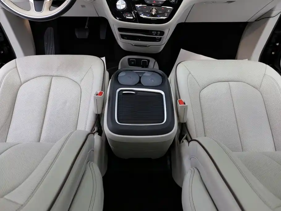Chrysler Grand Voyager 2019 — фото 11