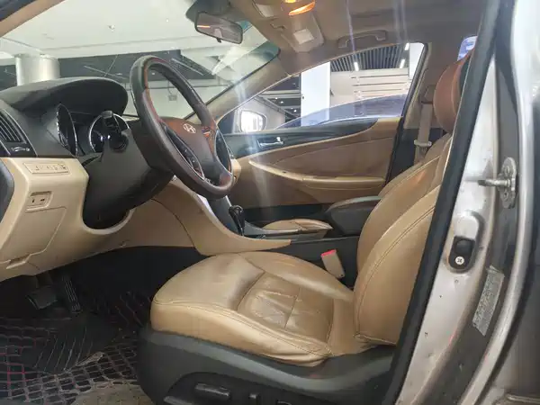 Hyundai Sonata 2011