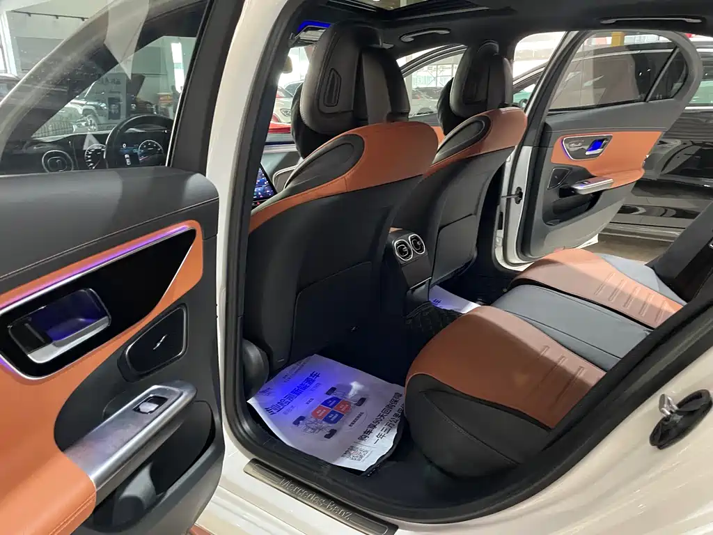 Mercedes-Benz C-Class 2023 — фото 13