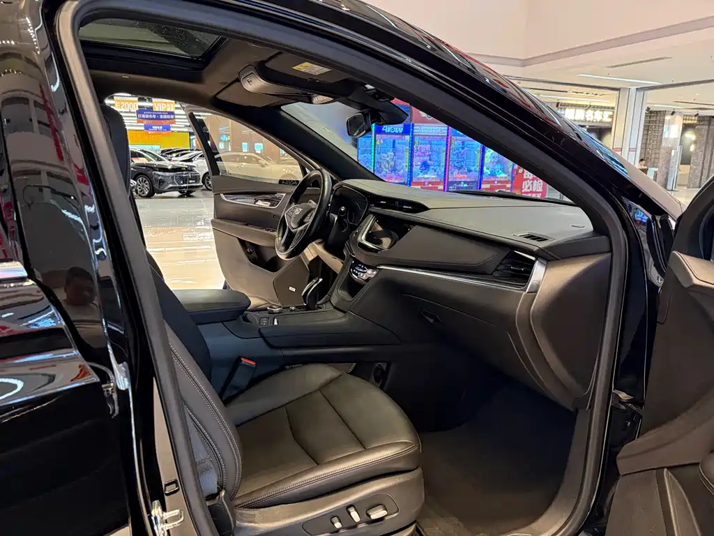 Cadillac XT5 2021 — фото 12