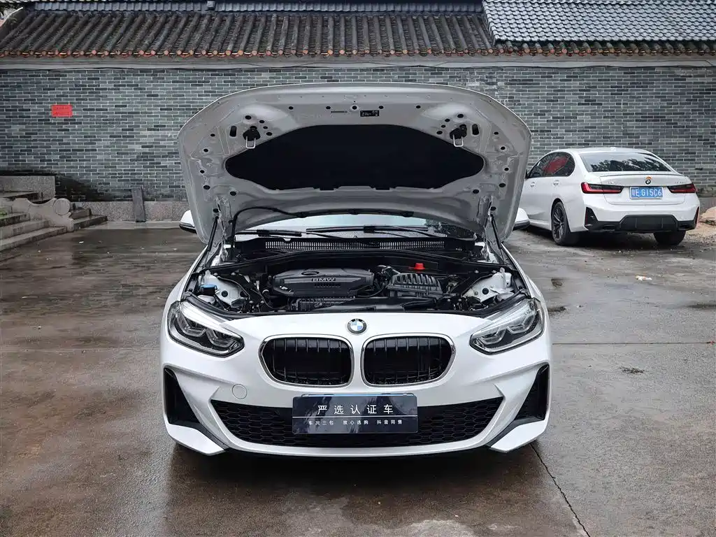 BMW 1 Series 2022 — фото 14