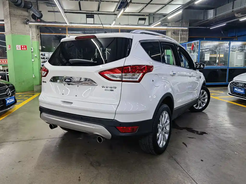 Ford Kuga 2015 — фото 6