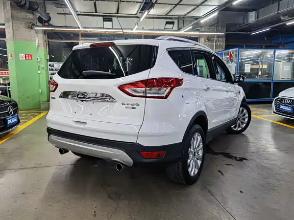 Ford Kuga 2015