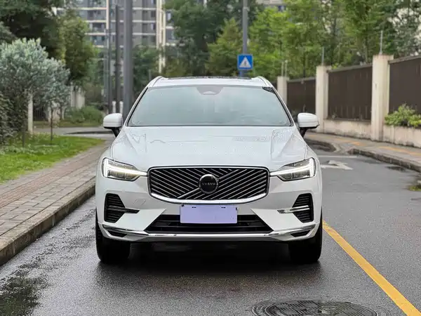 Volvo XC60 2025