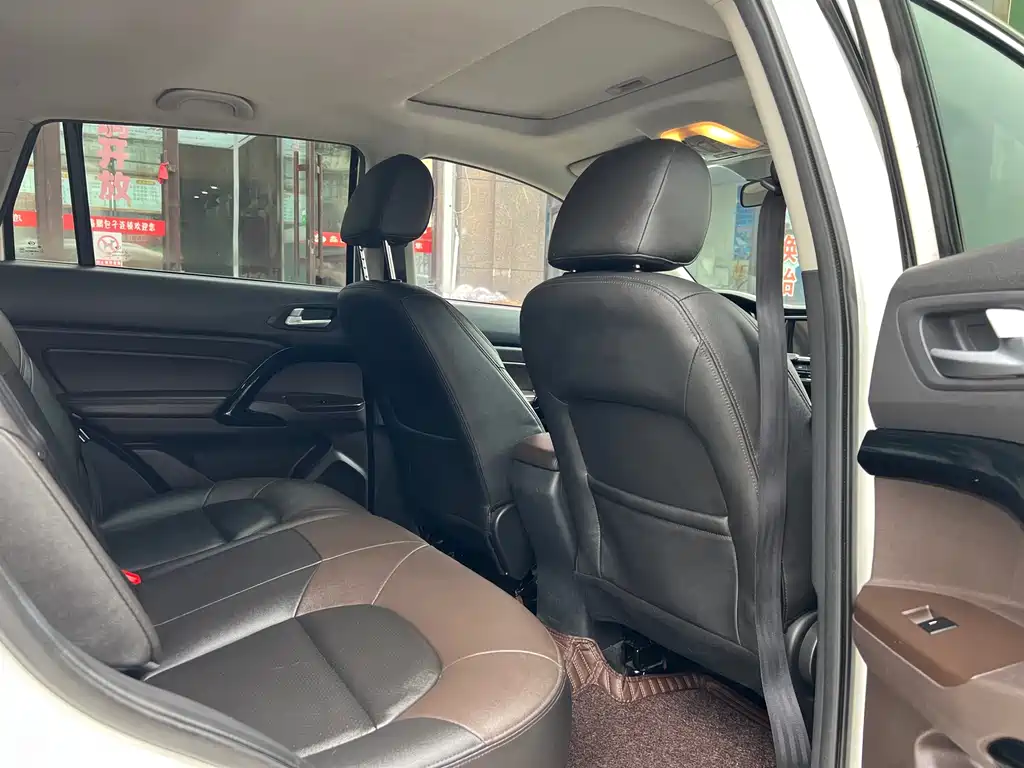 GAC Trumpchi GS4 2018 — фото 10