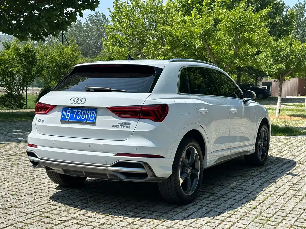 Audi Q3 2023 — фото 13