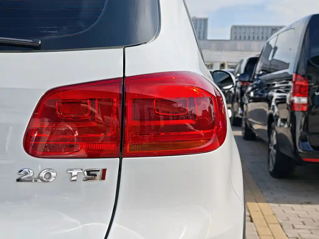 Volkswagen Tiguan 2018 — фото 11