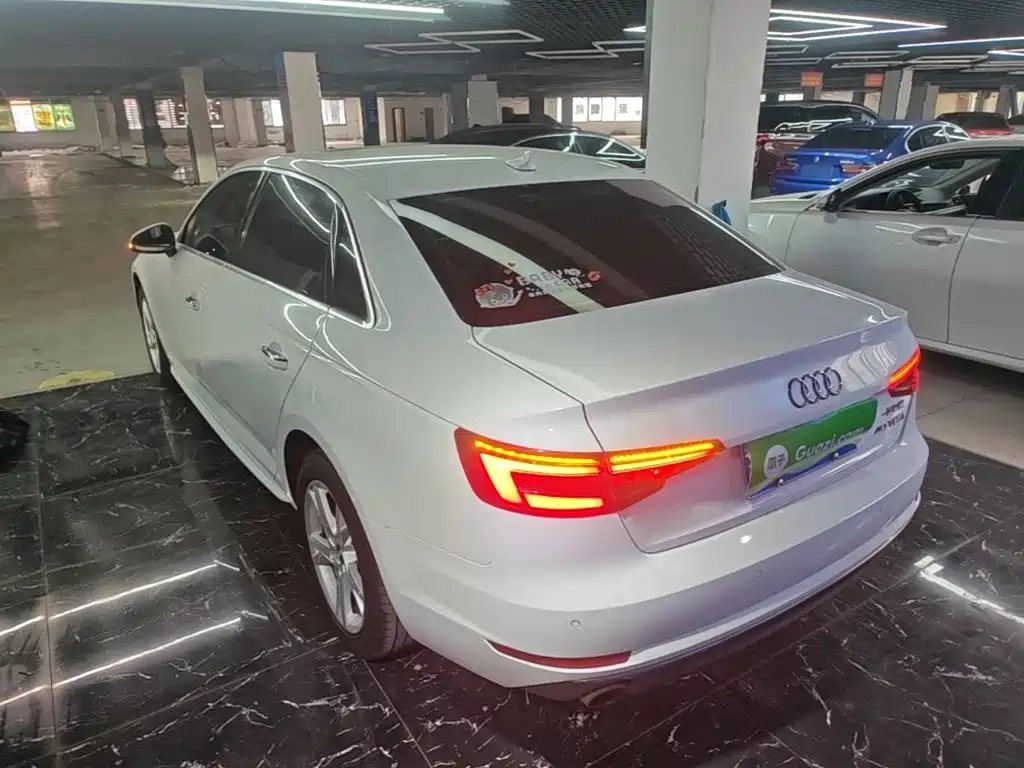 Audi A4L 2018