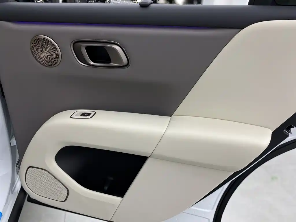 Li Auto i6 2025 — фото 14
